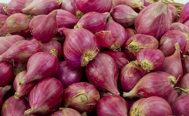 Pasokan Bawang Merah di Pasar Induk Kramat Jati Normal