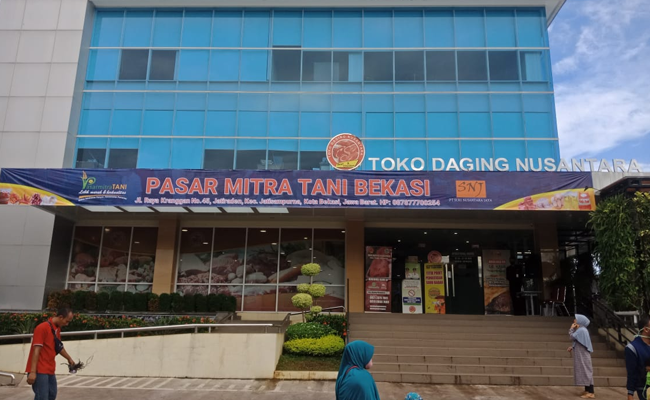 Pasar Mitra Tani Kementan di Bekasi Diserbu Pembeli