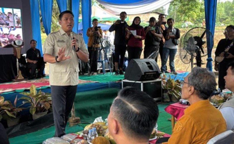 Wamentan Sudaryono Pimpin Tanam Padi Serentak Nasional di Jambi