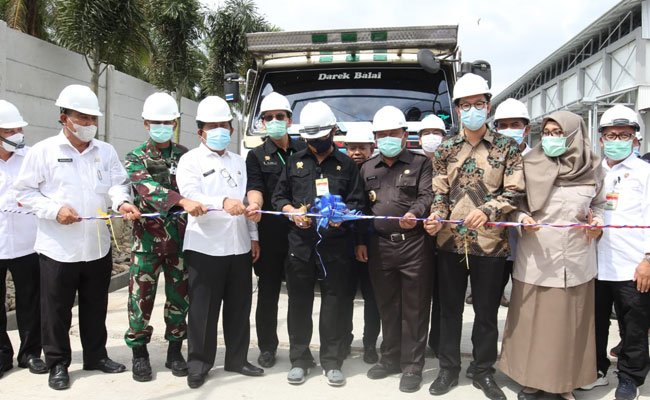 Mentan Lepas Ekspor Perdana Larva Kering Riau ke Inggris