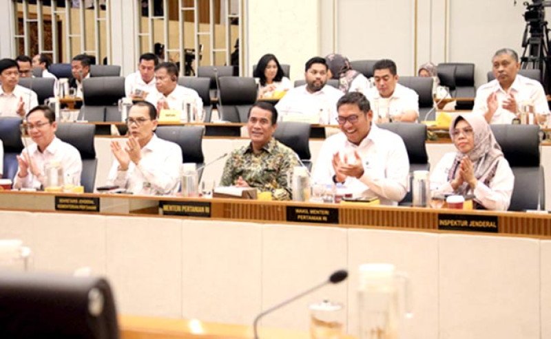 DPR Dukung Ketegasan Mentan Amran Usut Tuntas Kasus Beras Oplosan