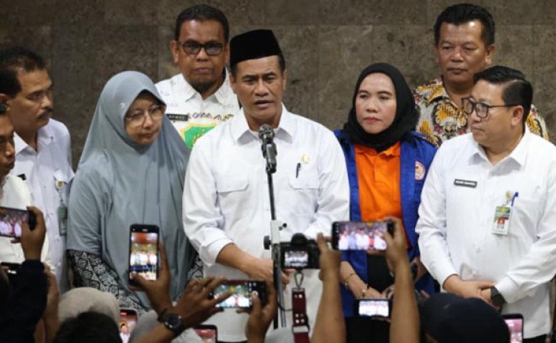 Terbitkan Kebijakan Lindungi Peternak, Mentan Amran: HAP Rp26.500 Wajib Ditegakkan
