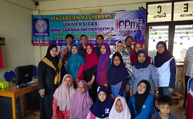 Dukung Pembelajaran Komputer Bagi Masyarakat, Bentuk Pengabdian Masyarakat Dosen UBSI